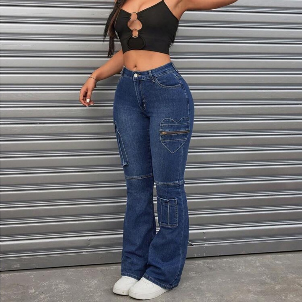 Women's Flared Jeans With Cargo Design